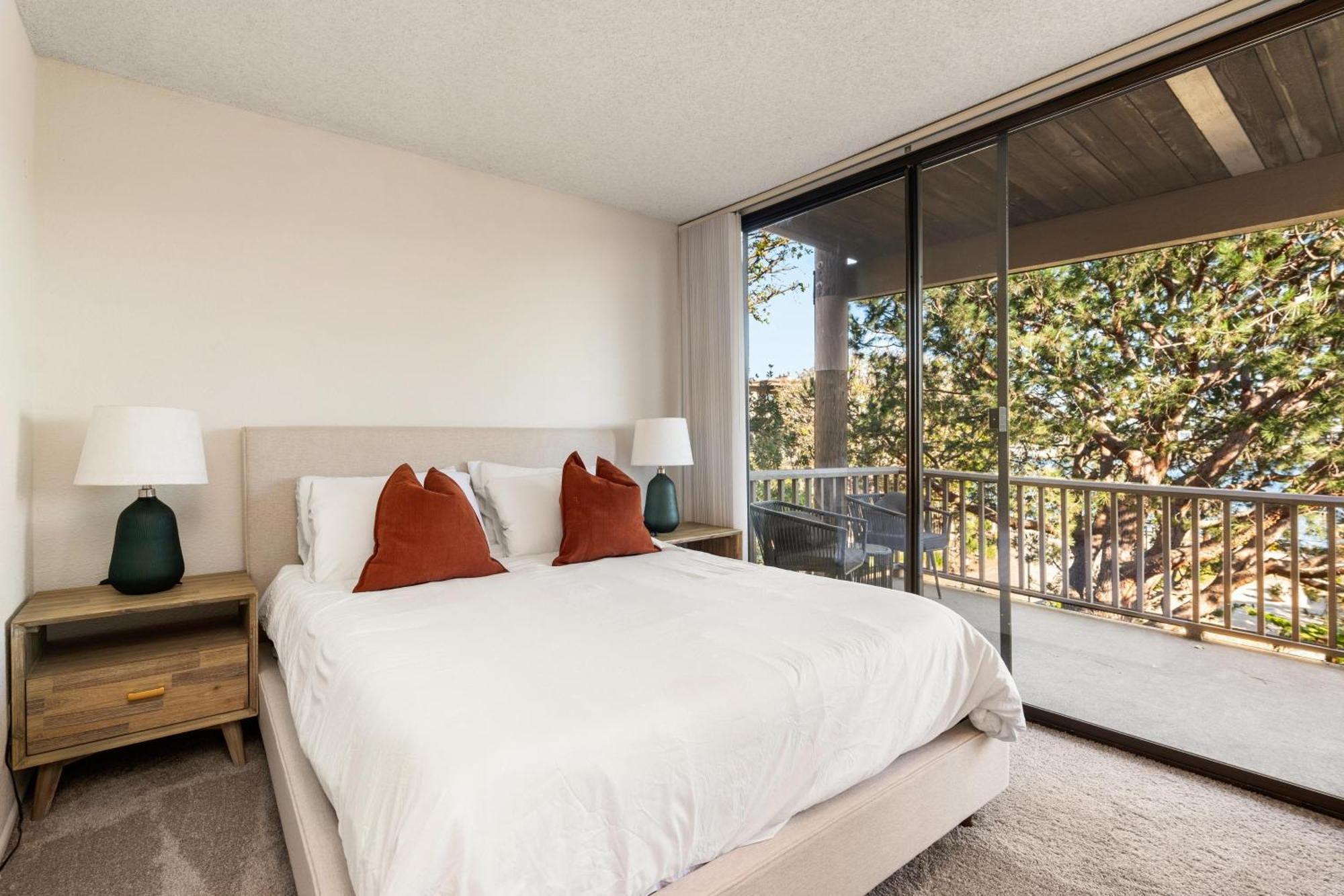 Onyx Oasis - Bold Marina 2br Gem Indoor Fireplace Water View Los Ángeles